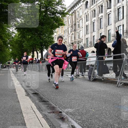 14.06.2026 - REWE Women's Run J. Mangold http://msf.ph/oto/9762149 14.06.2026 11:07:47 Ziel 5128, 5129, 5131, 5206, 5478 meine-sportfotos.de
