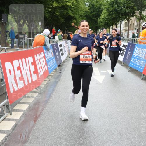 14.06.2026 - REWE Women's Run Strokosch-Dieckow http://msf.ph/oto/9762186 14.06.2026 11:13:27 Ziel 5299, 5365, 5383, 5426, 5726, 5936 meine-sportfotos.de