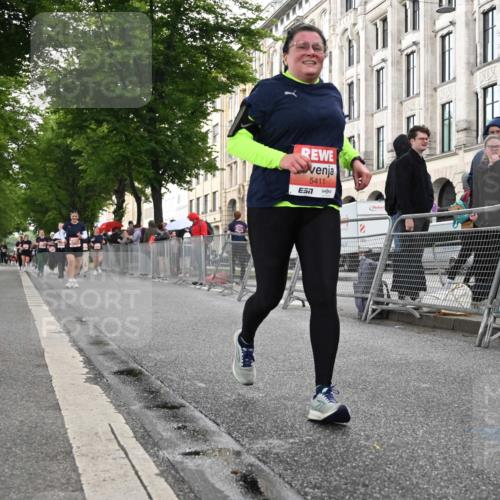 14.06.2026 - REWE Women's Run J. Mangold http://msf.ph/oto/9762211 14.06.2026 11:08:01 Ziel 5019, 5253, 5411, 5597, 5807, 5900 meine-sportfotos.de