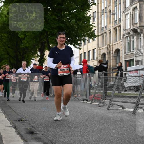 14.06.2026 - REWE Women's Run J. Mangold http://msf.ph/oto/9762216 14.06.2026 11:08:04 Ziel 5296, 5411, 5459, 5875, 5900, 5931 meine-sportfotos.de
