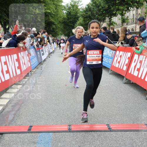 14.06.2026 - REWE Women's Run Strokosch-Dieckow http://msf.ph/oto/9762221 14.06.2026 10:58:19 Ziel 5113, 5505, 5581, 5604, 5679, 5686 meine-sportfotos.de
