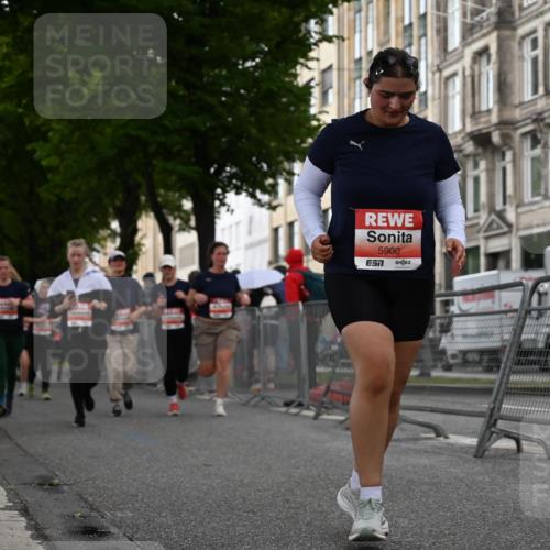 14.06.2026 - REWE Women's Run J. Mangold http://msf.ph/oto/9762227 14.06.2026 11:08:05 Ziel 5296, 5411, 5414, 5459, 5875, 5900, 5931 meine-sportfotos.de