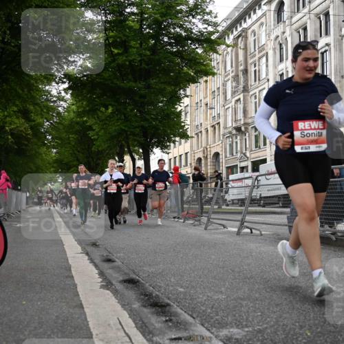 14.06.2026 - REWE Women's Run J. Mangold http://msf.ph/oto/9762229 14.06.2026 11:08:06 Ziel 5296, 5414, 5459, 5875, 5900, 5931 meine-sportfotos.de