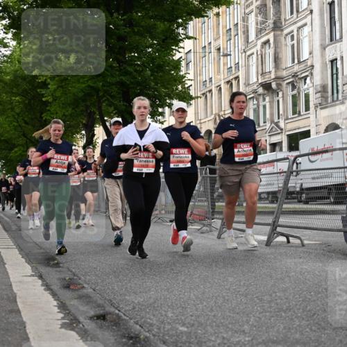 14.06.2026 - REWE Women's Run J. Mangold http://msf.ph/oto/9762247 14.06.2026 11:08:08 Ziel 5175, 5296, 5414, 5459, 5875, 5900, 5931, 5949 meine-sportfotos.de