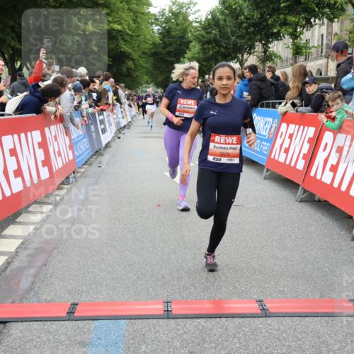 14.06.2026 - REWE Women's Run Strokosch-Dieckow http://msf.ph/oto/9762255 14.06.2026 10:58:18 Ziel 5113, 5505, 5581, 5604, 5661, 5679, 5686 meine-sportfotos.de