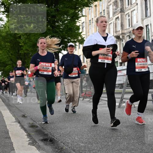 14.06.2026 - REWE Women's Run J. Mangold http://msf.ph/oto/9762256 14.06.2026 11:08:09 Ziel 5175, 5224, 5296, 5414, 5459, 5596, 5875, 5900, 5931, 5949 meine-sportfotos.de
