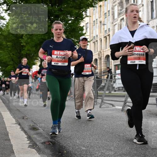 14.06.2026 - REWE Women's Run J. Mangold http://msf.ph/oto/9762260 14.06.2026 11:08:09 Ziel 5175, 5224, 5296, 5414, 5459, 5596, 5875, 5900, 5931, 5949 meine-sportfotos.de