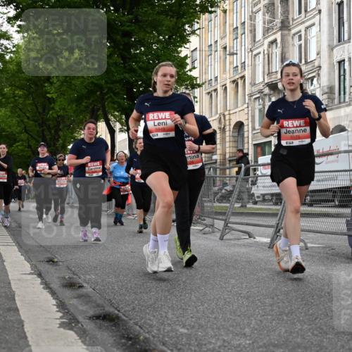 14.06.2026 - REWE Women's Run J. Mangold http://msf.ph/oto/9762283 14.06.2026 11:08:12 Ziel 5175, 5224, 5232, 5235, 5296, 5414, 5459, 5596, 5851, 5852, 5875, 5931, 5949, 5994 meine-sportfotos.de