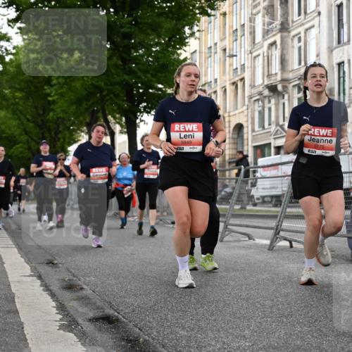 14.06.2026 - REWE Women's Run J. Mangold http://msf.ph/oto/9762287 14.06.2026 11:08:12 Ziel 5175, 5224, 5232, 5235, 5296, 5414, 5459, 5596, 5851, 5852, 5875, 5931, 5949, 5994 meine-sportfotos.de