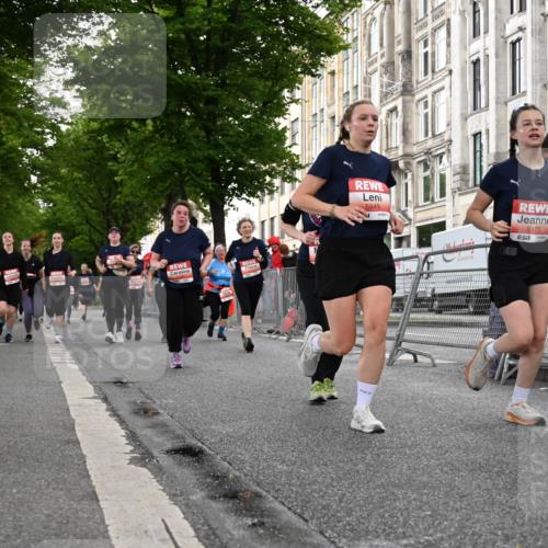 14.06.2026 - REWE Women's Run J. Mangold http://msf.ph/oto/9762289 14.06.2026 11:08:13 Ziel 5175, 5224, 5232, 5235, 5296, 5413, 5414, 5459, 5596, 5614, 5779, 5851, 5852, 5875, 5931, 5949, 5994 meine-sportfotos.de