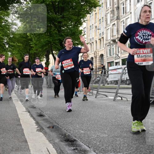 14.06.2026 - REWE Women's Run J. Mangold http://msf.ph/oto/9762295 14.06.2026 11:08:14 Ziel 5175, 5224, 5232, 5235, 5296, 5413, 5414, 5596, 5614, 5779, 5851, 5852, 5875, 5949, 5994 meine-sportfotos.de