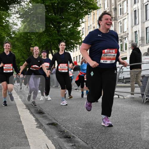 14.06.2026 - REWE Women's Run J. Mangold http://msf.ph/oto/9762308 14.06.2026 11:08:15 Ziel 5175, 5224, 5232, 5235, 5318, 5413, 5414, 5596, 5614, 5779, 5851, 5852, 5949, 5994 meine-sportfotos.de