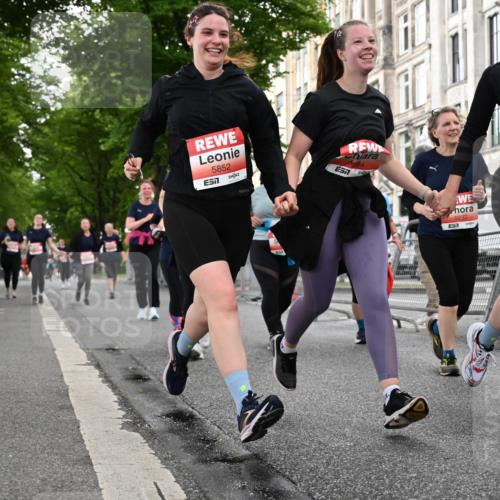 14.06.2026 - REWE Women's Run J. Mangold http://msf.ph/oto/9762322 14.06.2026 11:08:16 Ziel 5175, 5224, 5232, 5235, 5318, 5413, 5596, 5614, 5779, 5851, 5852, 5949, 5994 meine-sportfotos.de