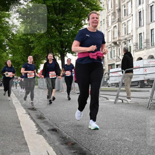 14.06.2026 - REWE Women's Run J. Mangold http://msf.ph/oto/9762329 14.06.2026 11:08:20 Ziel 5186, 5187, 5232, 5235, 5318, 5413, 5593, 5614, 5758, 5779, 5851, 5852, 5994, 6014 meine-sportfotos.de