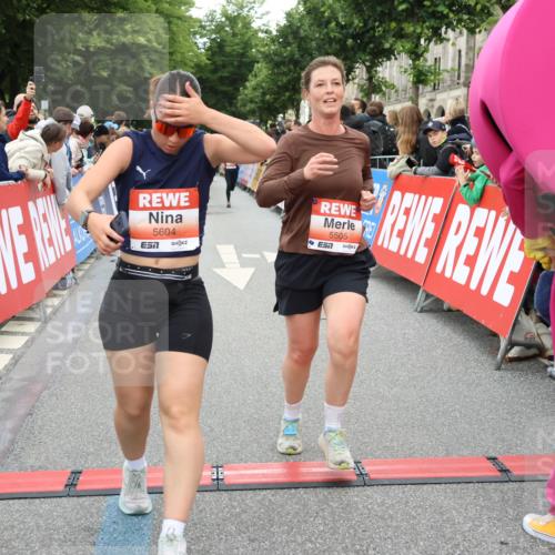 14.06.2026 - REWE Women's Run Strokosch-Dieckow http://msf.ph/oto/9762333 14.06.2026 10:58:15 Ziel 5047, 5113, 5505, 5581, 5604, 5661, 5679, 5686, 5729 meine-sportfotos.de