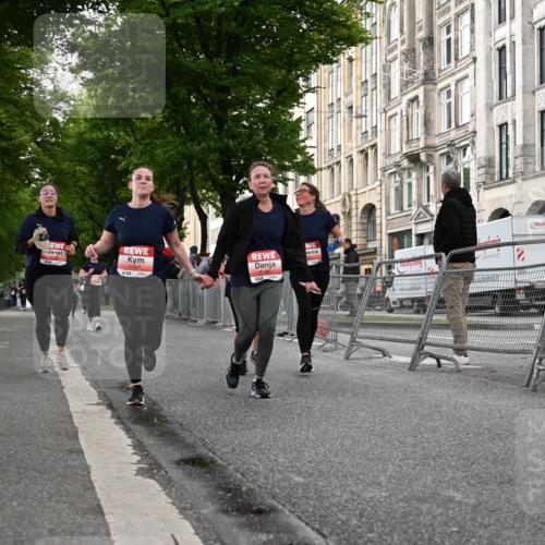 14.06.2026 - REWE Women's Run J. Mangold http://msf.ph/oto/9762343 14.06.2026 11:08:21 Ziel 5186, 5187, 5232, 5235, 5318, 5413, 5593, 5614, 5758, 5779, 6014 meine-sportfotos.de