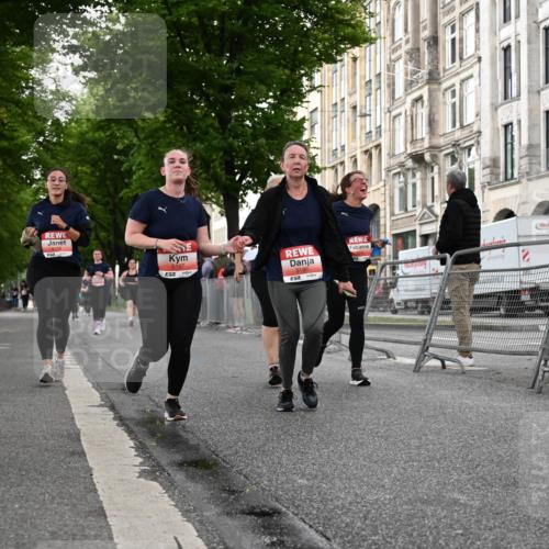 14.06.2026 - REWE Women's Run J. Mangold http://msf.ph/oto/9762348 14.06.2026 11:08:22 Ziel 5186, 5187, 5232, 5235, 5318, 5413, 5593, 5614, 5758, 5779, 6014 meine-sportfotos.de