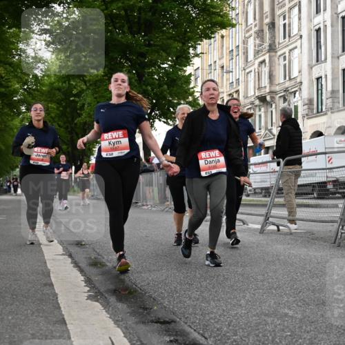 14.06.2026 - REWE Women's Run J. Mangold http://msf.ph/oto/9762351 14.06.2026 11:08:22 Ziel 5186, 5187, 5232, 5235, 5318, 5413, 5593, 5614, 5758, 5779, 6014 meine-sportfotos.de