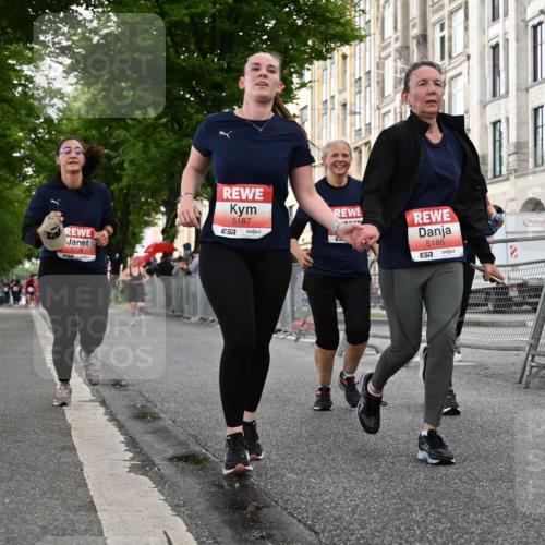 14.06.2026 - REWE Women's Run J. Mangold http://msf.ph/oto/9762359 14.06.2026 11:08:23 Ziel 5186, 5187, 5318, 5413, 5593, 5614, 5758, 5779, 6014 meine-sportfotos.de