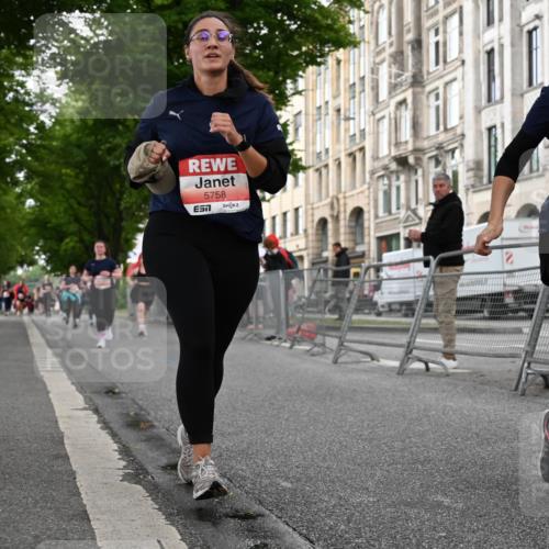14.06.2026 - REWE Women's Run J. Mangold http://msf.ph/oto/9762373 14.06.2026 11:08:24 Ziel 5135, 5186, 5187, 5318, 5593, 5758, 6014 meine-sportfotos.de