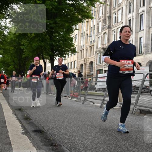 14.06.2026 - REWE Women's Run J. Mangold http://msf.ph/oto/9762375 14.06.2026 11:08:35 Ziel 5073, 5271, 5338, 5947, 6039 meine-sportfotos.de