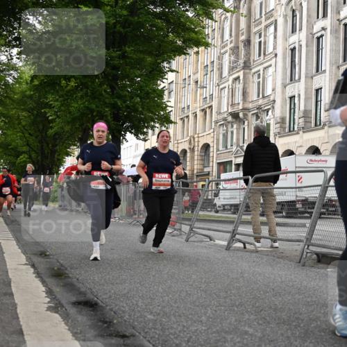 14.06.2026 - REWE Women's Run J. Mangold http://msf.ph/oto/9762382 14.06.2026 11:08:35 Ziel 5073, 5271, 5338, 5947, 6039 meine-sportfotos.de