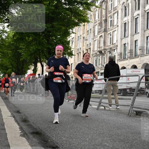 14.06.2026 - REWE Women's Run J. Mangold http://msf.ph/oto/9762390 14.06.2026 11:08:36 Ziel 5073, 5271, 5338, 5947, 6039 meine-sportfotos.de