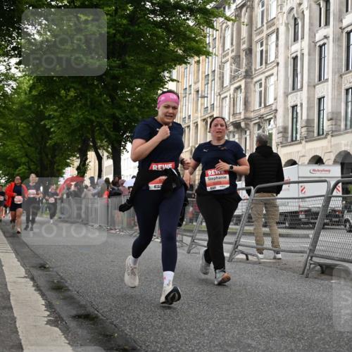 14.06.2026 - REWE Women's Run J. Mangold http://msf.ph/oto/9762394 14.06.2026 11:08:36 Ziel 5073, 5271, 5338, 5947, 6039 meine-sportfotos.de