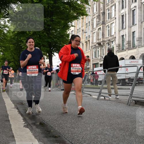 14.06.2026 - REWE Women's Run J. Mangold http://msf.ph/oto/9762409 14.06.2026 11:08:42 Ziel 5073, 5543, 5544, 5653, 5755, 5825, 5841, 5859 meine-sportfotos.de