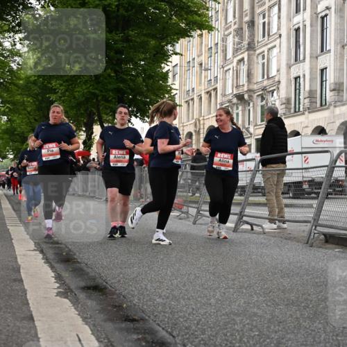 14.06.2026 - REWE Women's Run J. Mangold http://msf.ph/oto/9762456 14.06.2026 11:08:46 Ziel 5037, 5099, 5543, 5544, 5600, 5653, 5732, 5755, 5825, 5841, 5859, 5925 meine-sportfotos.de