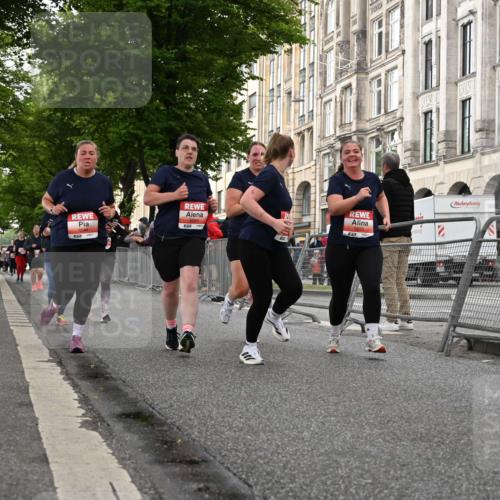 14.06.2026 - REWE Women's Run J. Mangold http://msf.ph/oto/9762461 14.06.2026 11:08:47 Ziel 5037, 5099, 5543, 5544, 5600, 5653, 5732, 5755, 5825, 5841, 5859, 5925 meine-sportfotos.de