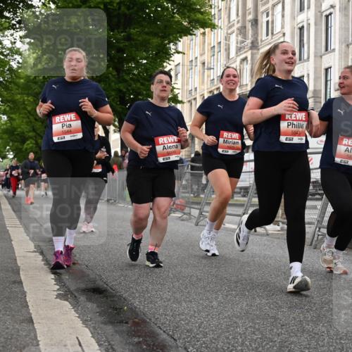 14.06.2026 - REWE Women's Run J. Mangold http://msf.ph/oto/9762472 14.06.2026 11:08:48 Ziel 5037, 5099, 5543, 5544, 5600, 5732, 5825, 5841, 5859, 5925 meine-sportfotos.de