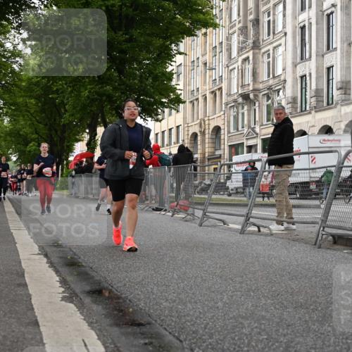 14.06.2026 - REWE Women's Run J. Mangold http://msf.ph/oto/9762520 14.06.2026 11:08:54 Ziel 5037, 5259, 5600, 5681, 5732, 5927 meine-sportfotos.de