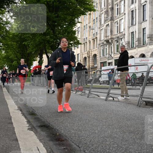 14.06.2026 - REWE Women's Run J. Mangold http://msf.ph/oto/9762524 14.06.2026 11:08:55 Ziel 5037, 5259, 5600, 5681, 5732, 5927 meine-sportfotos.de