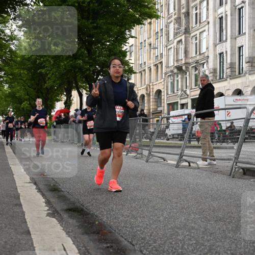 14.06.2026 - REWE Women's Run J. Mangold http://msf.ph/oto/9762526 14.06.2026 11:08:55 Ziel 5037, 5259, 5600, 5681, 5732, 5927 meine-sportfotos.de