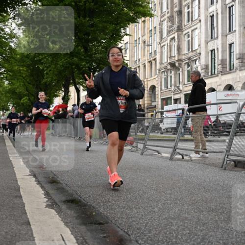 14.06.2026 - REWE Women's Run J. Mangold http://msf.ph/oto/9762529 14.06.2026 11:08:55 Ziel 5037, 5259, 5600, 5681, 5732, 5927 meine-sportfotos.de