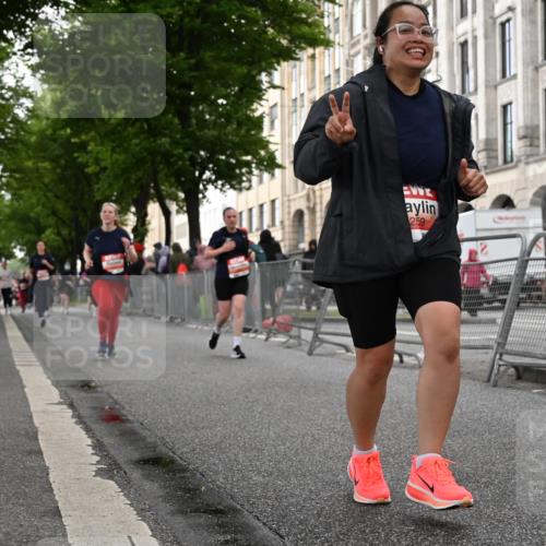14.06.2026 - REWE Women's Run J. Mangold http://msf.ph/oto/9762538 14.06.2026 11:08:56 Ziel 5259, 5600, 5681, 5927 meine-sportfotos.de