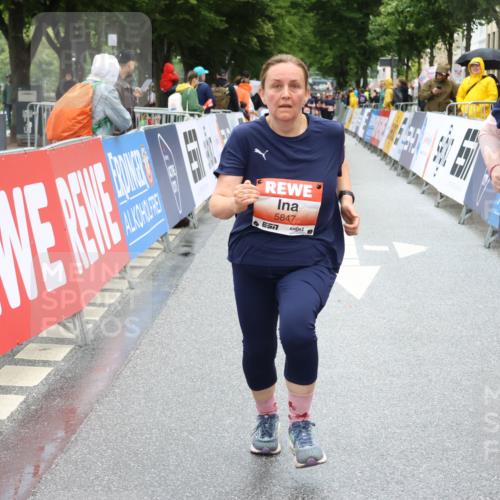 14.06.2026 - REWE Women's Run Strokosch-Dieckow http://msf.ph/oto/9762565 14.06.2026 11:12:59 Ziel 5155, 5205, 5847, 6052 meine-sportfotos.de