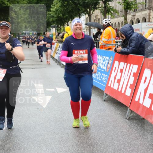 14.06.2026 - REWE Women's Run Strokosch-Dieckow http://msf.ph/oto/9762616 14.06.2026 11:12:51 Ziel 5009, 5088, 5089, 5090, 5191, 5205, 5325, 5785, 6052 meine-sportfotos.de