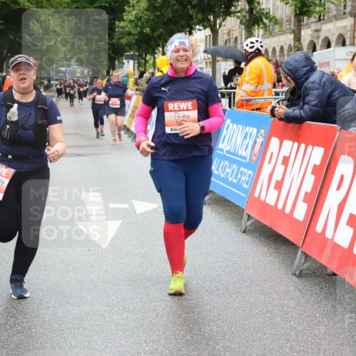 14.06.2026 - REWE Women's Run Strokosch-Dieckow http://msf.ph/oto/9762639 14.06.2026 11:12:51 Ziel 5009, 5088, 5089, 5090, 5191, 5205, 5325, 5785, 6052 meine-sportfotos.de