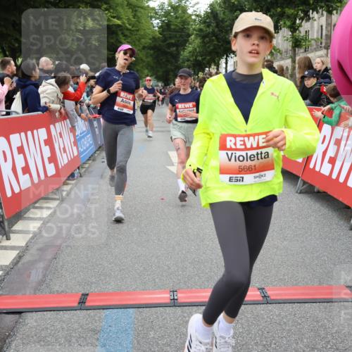 14.06.2026 - REWE Women's Run Strokosch-Dieckow http://msf.ph/oto/9762646 14.06.2026 10:58:10 Ziel 5047, 5132, 5581, 5604, 5661, 5686, 5729 meine-sportfotos.de
