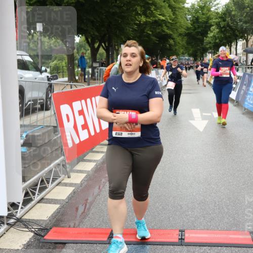 14.06.2026 - REWE Women's Run Strokosch-Dieckow http://msf.ph/oto/9762670 14.06.2026 11:12:50 Ziel 5009, 5088, 5089, 5090, 5100, 5191, 5205, 5325, 5612, 5785, 6052 meine-sportfotos.de
