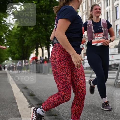 14.06.2026 - REWE Women's Run J. Mangold http://msf.ph/oto/9762672 14.06.2026 11:09:14 Ziel 5406, 5549, 5576, 5761, 5762, 5854, 5987 meine-sportfotos.de
