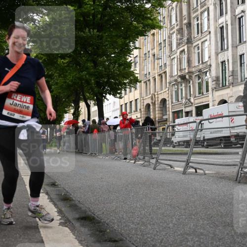14.06.2026 - REWE Women's Run J. Mangold http://msf.ph/oto/9762675 14.06.2026 11:09:14 Ziel 5406, 5549, 5576, 5761, 5762, 5854, 5987 meine-sportfotos.de