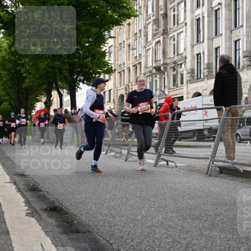 14.06.2026 - REWE Women's Run J. Mangold http://msf.ph/oto/9762697 14.06.2026 11:09:24 Ziel 5278, 5465 meine-sportfotos.de