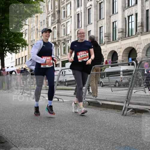 14.06.2026 - REWE Women's Run J. Mangold http://msf.ph/oto/9762714 14.06.2026 11:09:26 Ziel 5278, 5465 meine-sportfotos.de