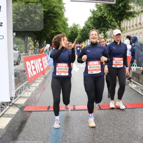 14.06.2026 - REWE Women's Run Strokosch-Dieckow http://msf.ph/oto/9762726 14.06.2026 11:12:46 Ziel 5009, 5088, 5089, 5090, 5100, 5191, 5325, 5555, 5612, 5671, 5785 meine-sportfotos.de