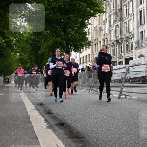 14.06.2026 - REWE Women's Run J. Mangold http://msf.ph/oto/9762737 14.06.2026 11:09:30 Ziel 5060, 5061, 5063, 5145, 5197, 5246, 5278, 5465, 5472, 5559, 5770, 5855, 5902, 5926 meine-sportfotos.de