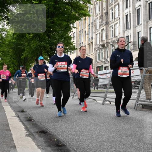 14.06.2026 - REWE Women's Run J. Mangold http://msf.ph/oto/9762754 14.06.2026 11:09:31 Ziel 5060, 5061, 5063, 5145, 5197, 5246, 5278, 5465, 5472, 5559, 5770, 5855, 5902, 5926 meine-sportfotos.de