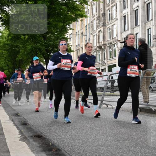 14.06.2026 - REWE Women's Run J. Mangold http://msf.ph/oto/9762756 14.06.2026 11:09:32 Ziel 5060, 5061, 5063, 5145, 5197, 5246, 5472, 5559, 5770, 5855, 5902, 5926 meine-sportfotos.de